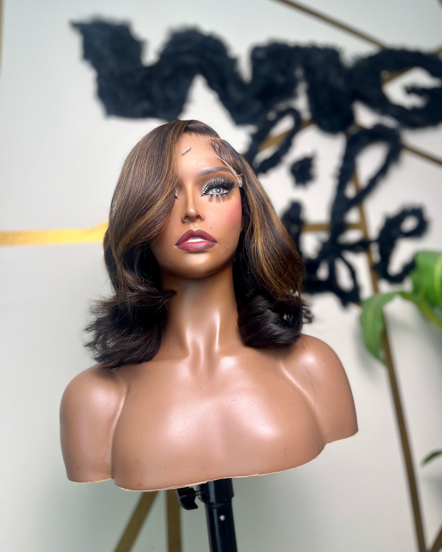 Caramel Highlights Wavy 5x5 Lace Closure Wig