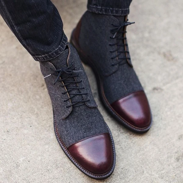 HANDMADE MEN‘S CLASSIC LACE-UP BOOTS