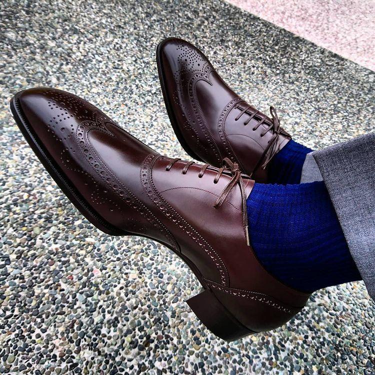 Dark brown men's oxford shoes