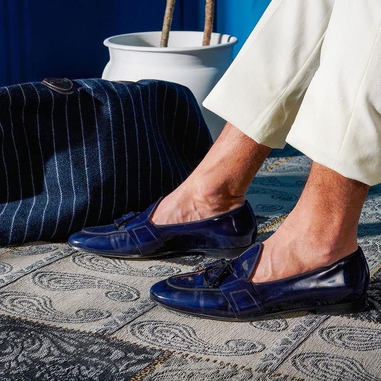 Dark blue classic casual tassel loafers