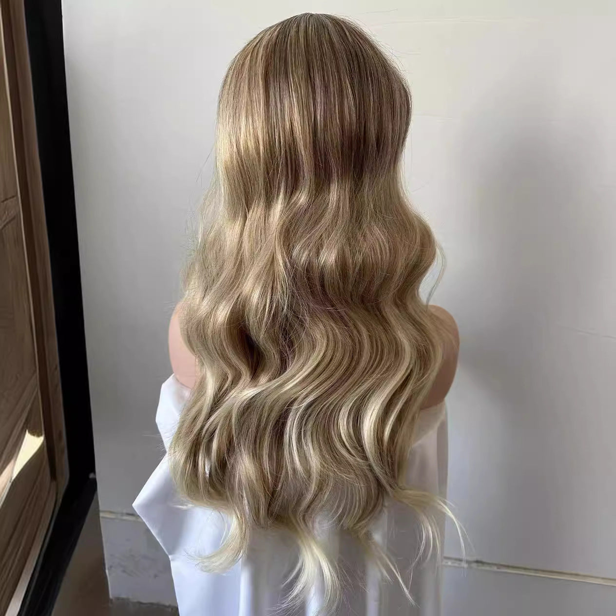 Wig blonde long curly hair 1924121011