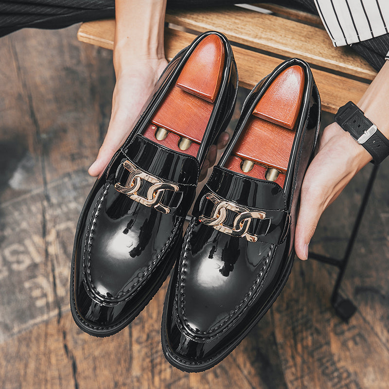 Men's fashion pointed toe shiny leather shoes